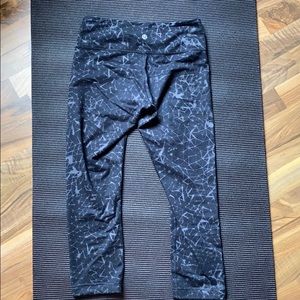 Lululemon Wunder Under Crop in star crushed coal